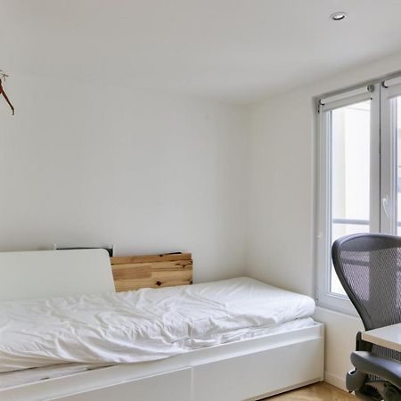 Super Studio In The 11Th District Apartment Paris Bagian luar foto
