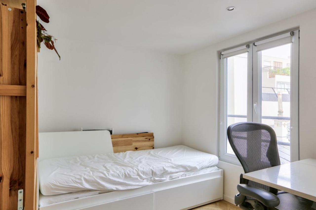 Super Studio In The 11Th District Apartment Paris Bagian luar foto