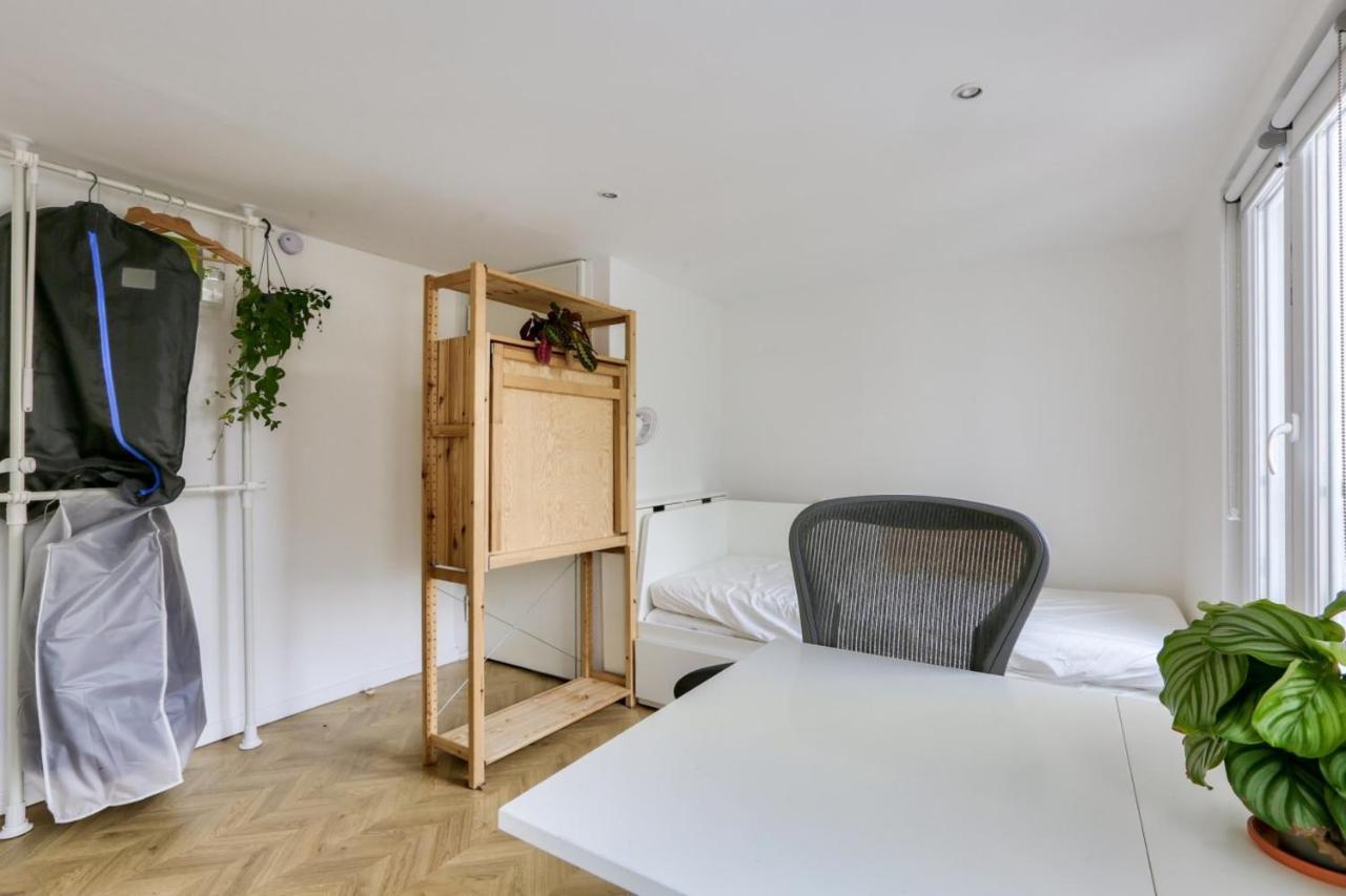 Super Studio In The 11Th District Apartment Paris Bagian luar foto