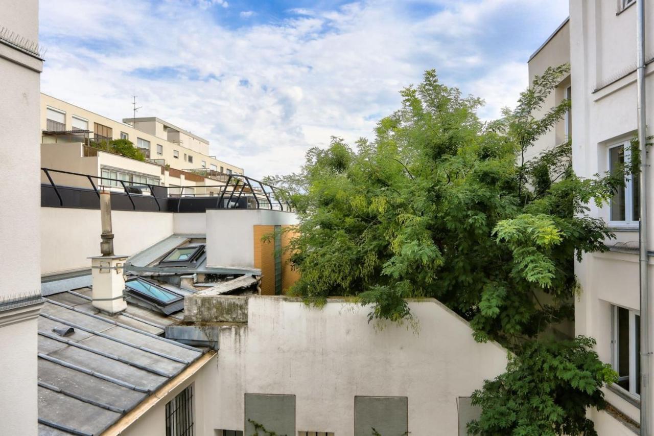 Super Studio In The 11Th District Apartment Paris Bagian luar foto